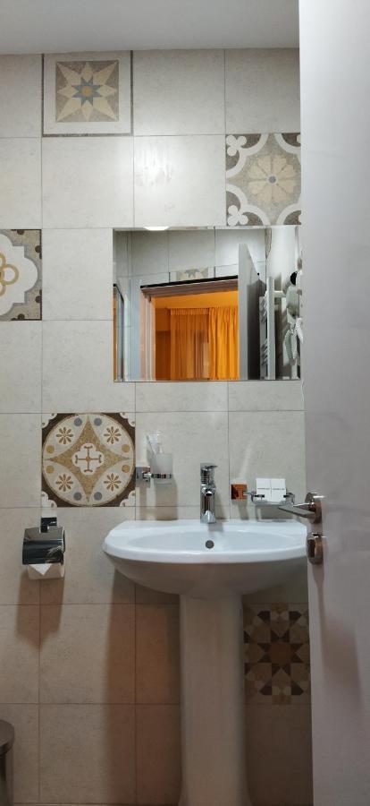 Vere Corner Hotel Tbiliszi Kültér fotó